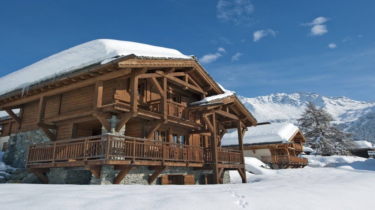Verbier Ski Chalet | Luxurious interior designed chalet in Verbier with outstanding Alpine views
