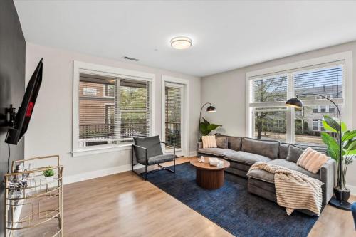 Charlotte Apartment | Luxurious King 3BR Suite in Waverly Charlotte!