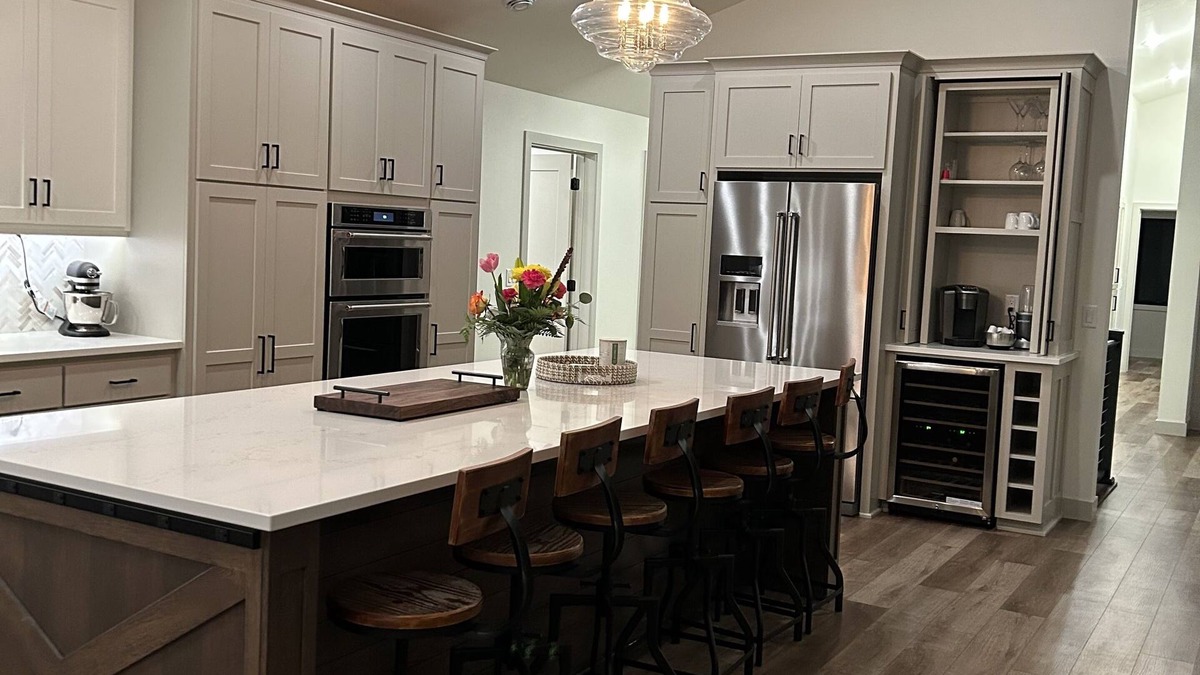 Cold Spring House | Luxurious lake home, new 4 bdrm, 3 bath 2 kitchens modern farmhouse on SRCL.org