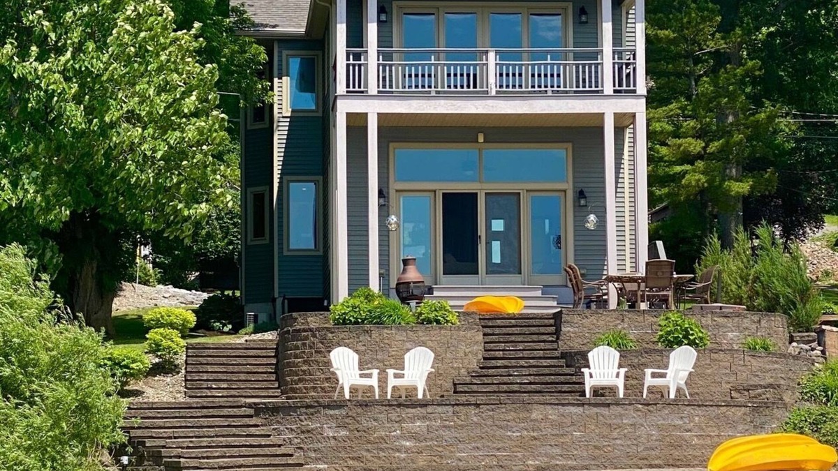 Town of Owasco House | Luxurious Lakefront Home on Owasco Lake!