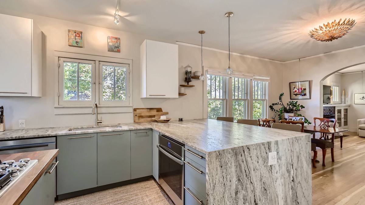 Congress Park House | Luxurious living at the newly renovated private Monroe Bungalow, Central Denver,