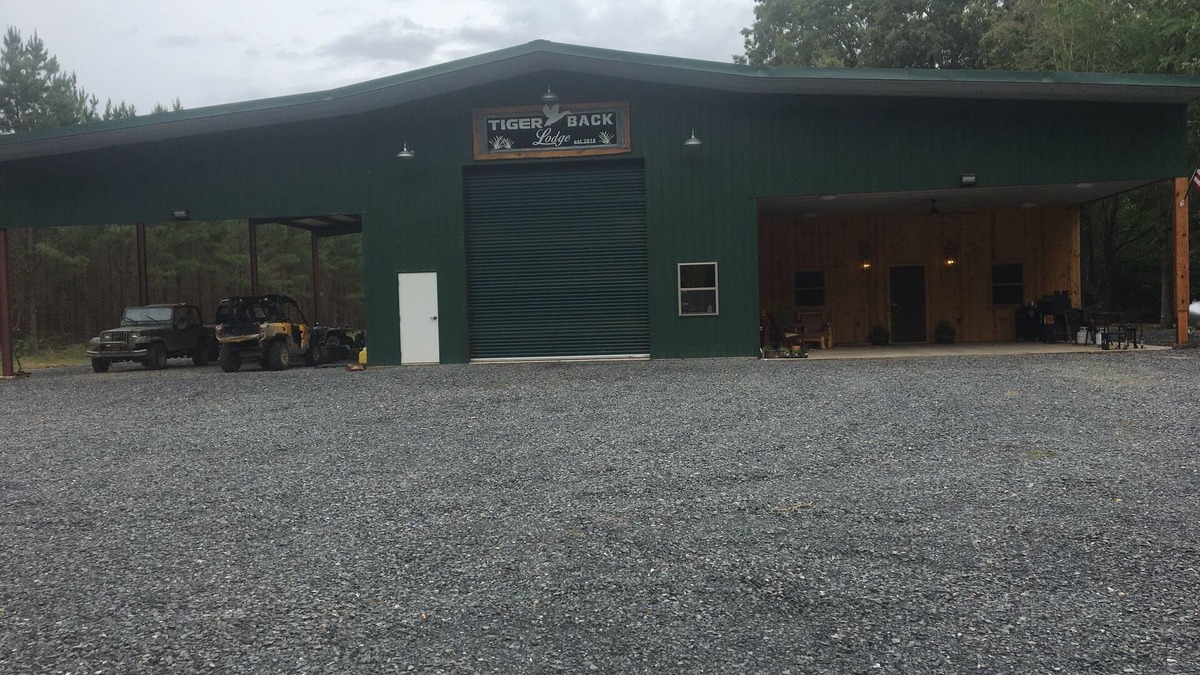 Ashdown Cabin | Luxurious lodge located on 640 acre ranch. Perfect solar eclipse viewing
