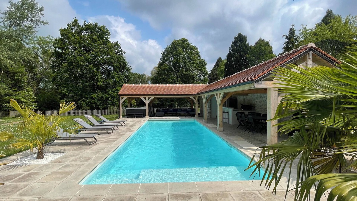 Bourdonne Villa | Luxurious longère villa, SPA pool between Montfort l'Amaury and Rambouillet
