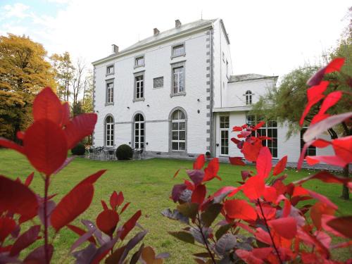 Mettet House | Luxurious Mettet Mansion
