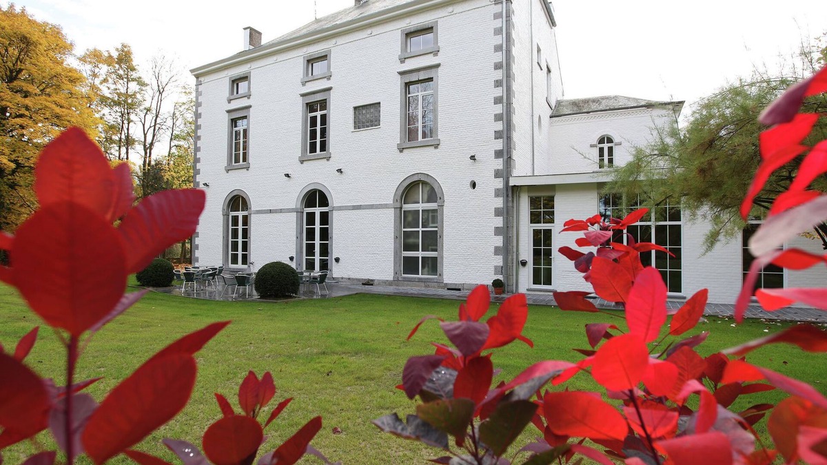 Mettet Villa | Luxurious Mettet Mansion
