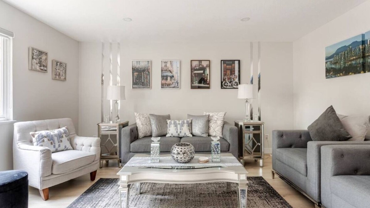 Burke Mountain House | Luxurious & Modern 2 Bedroom private Suite in Coquitlam