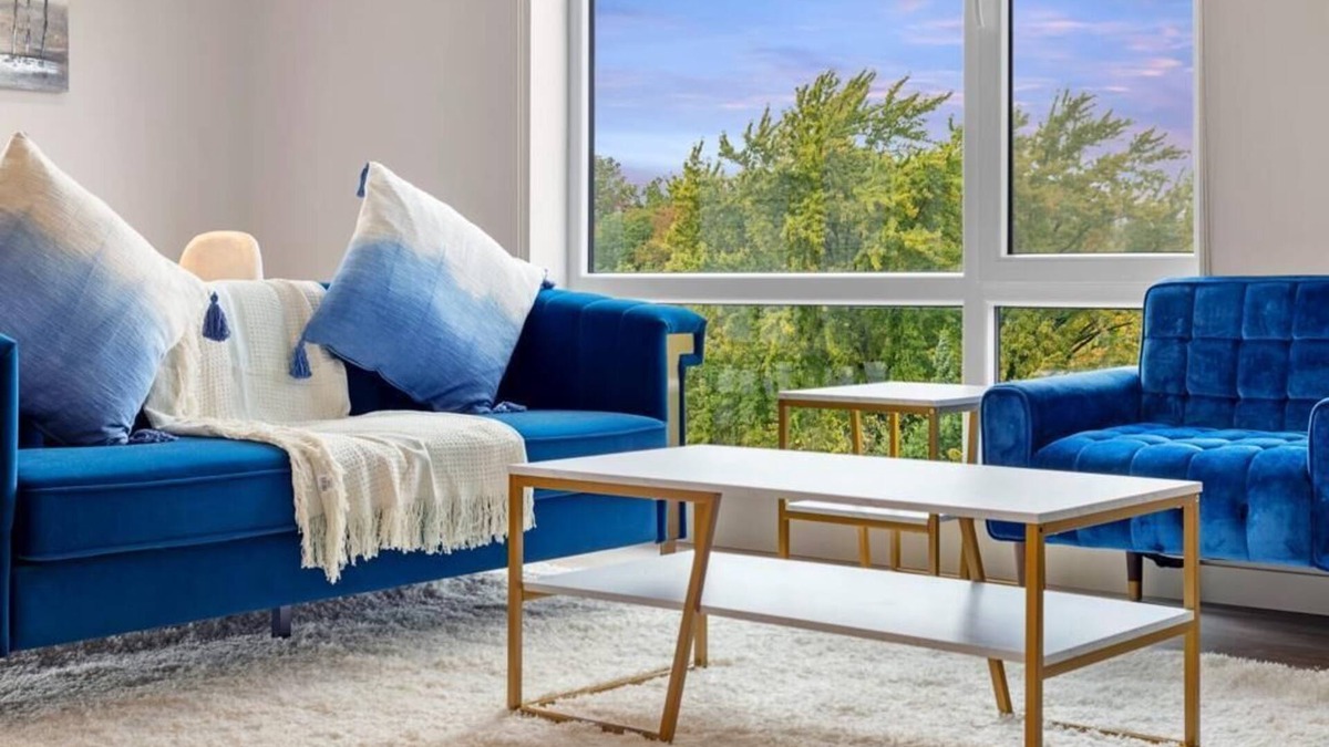 Watertown Apartment | Luxurious&modern with balcony on the charles River