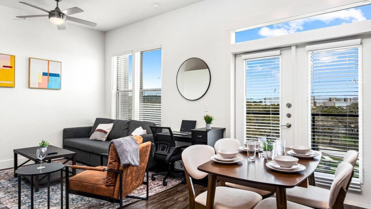West Oak Hill Apartment | Luxurious New Unit|1Bd1Ba|Pool, Golf Sim