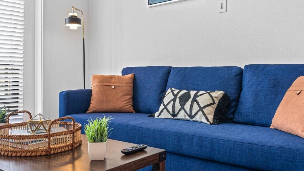 West Oak Hill Apartment | Luxurious New Unit|1Bd1Ba|Pool, Golf Sim