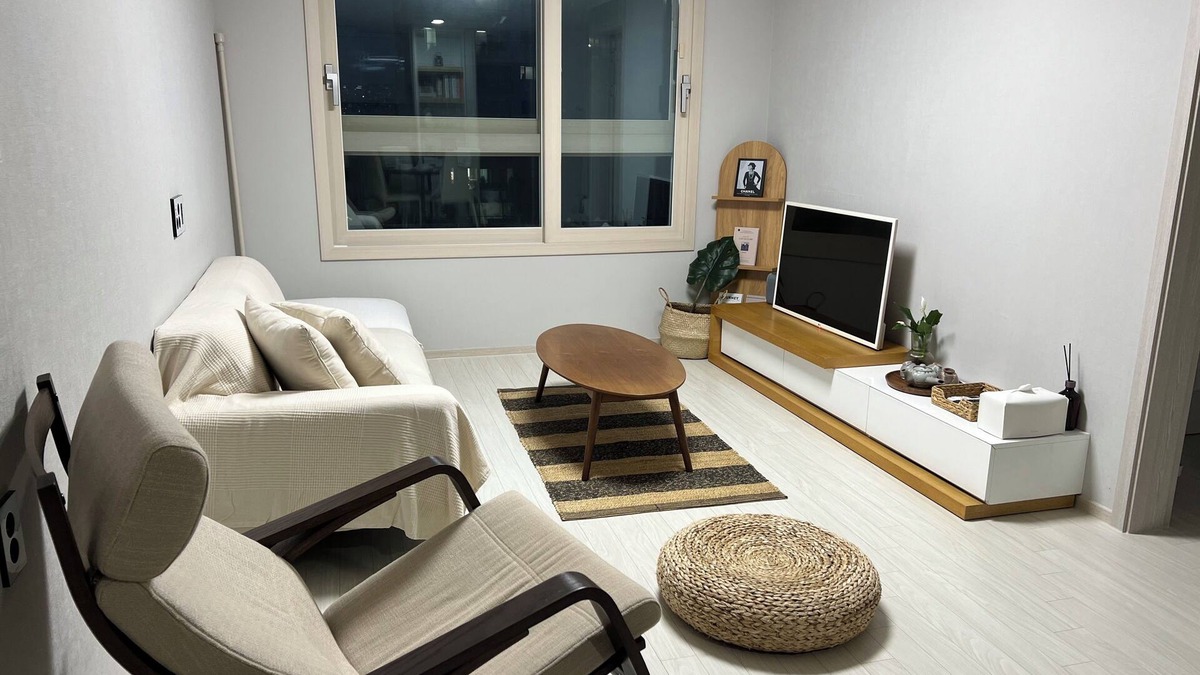 Nam-Gu Apartment | Luxurious, newly built 2-bedroom apartment next to beautiful Taehwa river