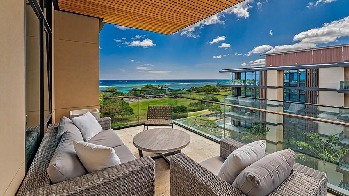 Ala Moana Condo | Luxurious Ocean & Sunset Views Condo at Park Lane w/Luxury Building Amenities