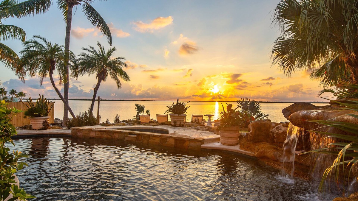 Bay Point House | Luxurious Oceanfront 5BR Property with heated Pool & Waterfall