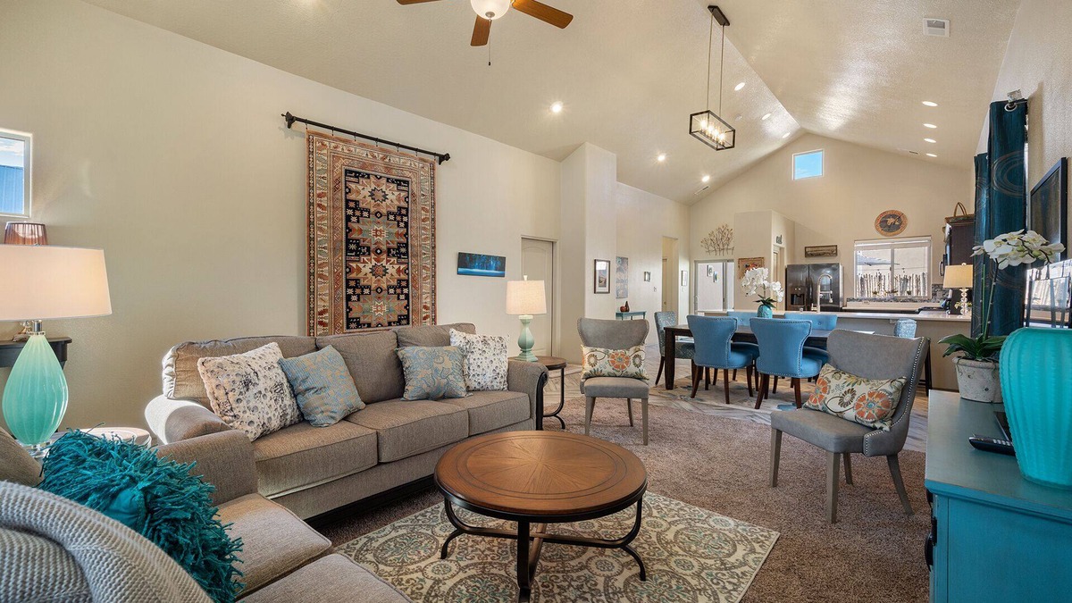 Santa Fe House | Luxurious Open Concept Home with Fabulous Backyard Entertainment Area