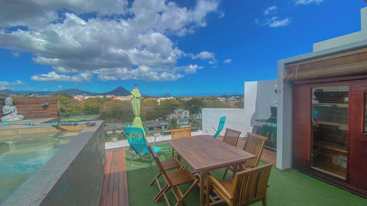 Flic-en-Flac Apartment | Luxurious penthouse with panoramic view