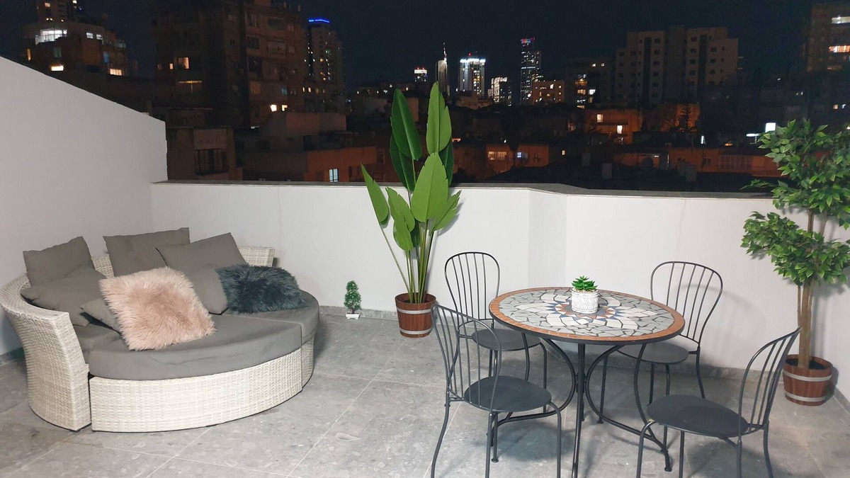 Ramat Gan Apartment | Luxurious penthouse - couples/families 2br minutes from TLV center free parking