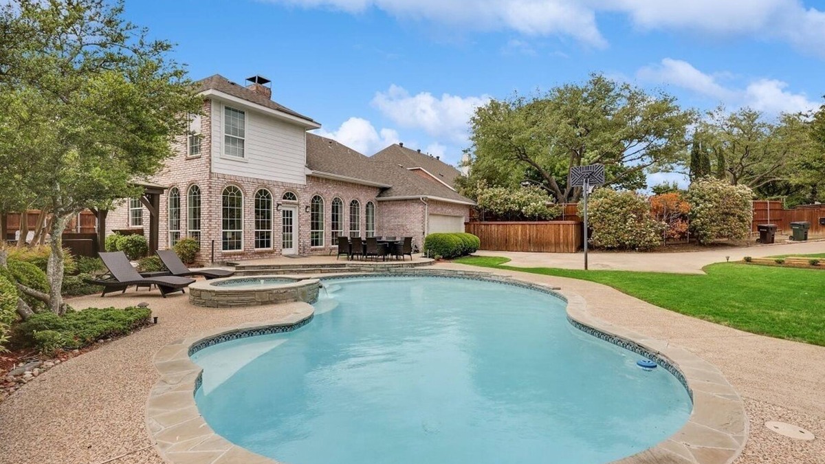 Plano Villa | Luxurious Plano Home with Pool, Spacious Back Yard