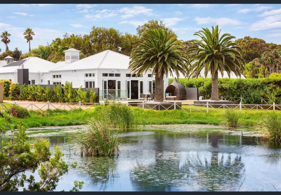 Portsea House | Luxurious Portsea Lakehouse