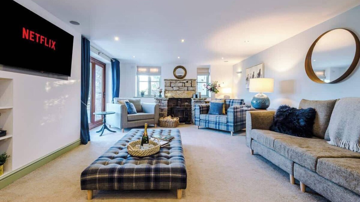 Meathop Apartment | Luxurious & Private Home w/Hot Tub & Log Burner!