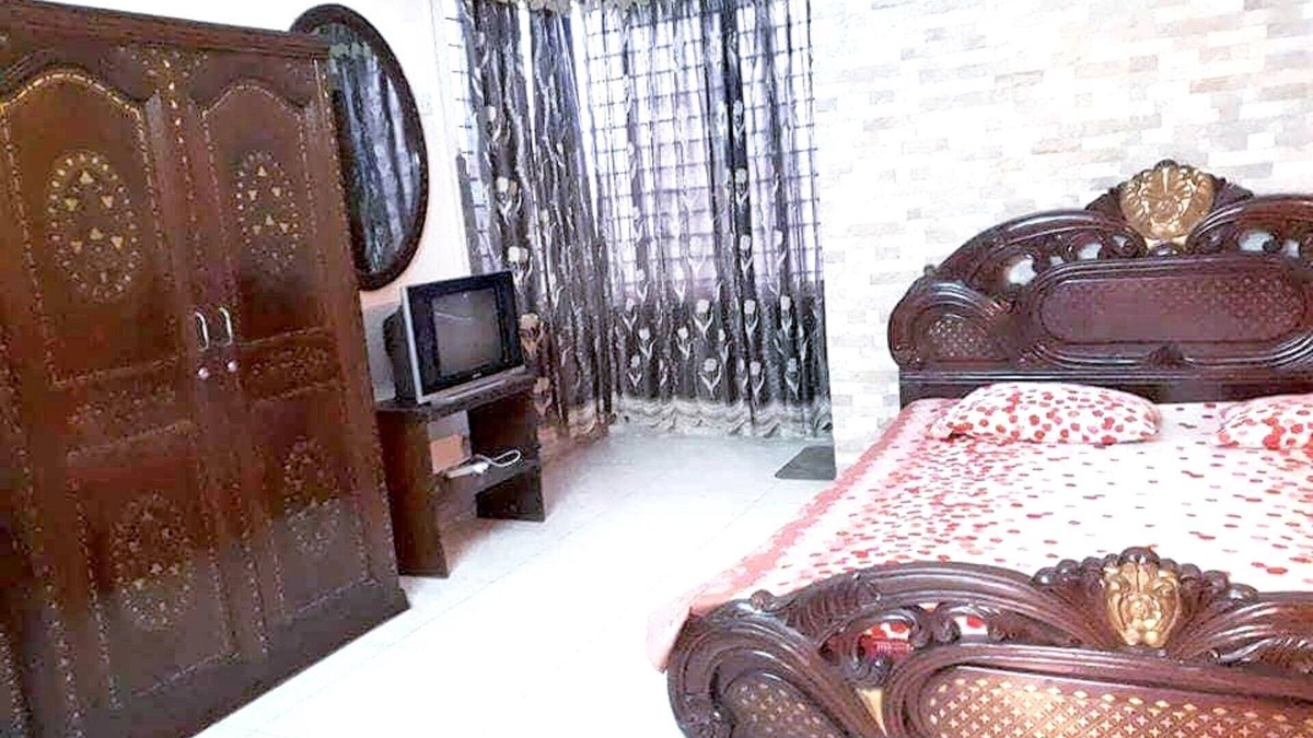 Banani Apartment | Luxurious Queen bed @Banani
