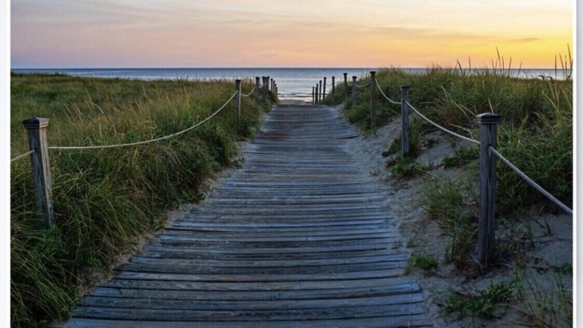 Sagamore Beach House | Luxurious Quiet Cape House