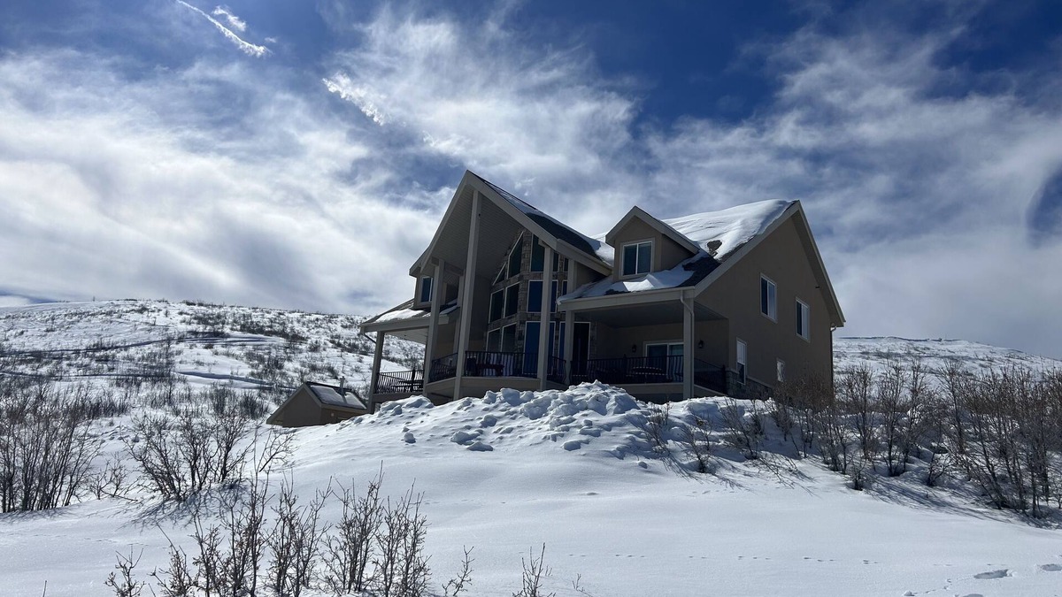 Fairview Cabin | Luxurious retreat nestled near Fairview, Utah! Perfect for family reunions!