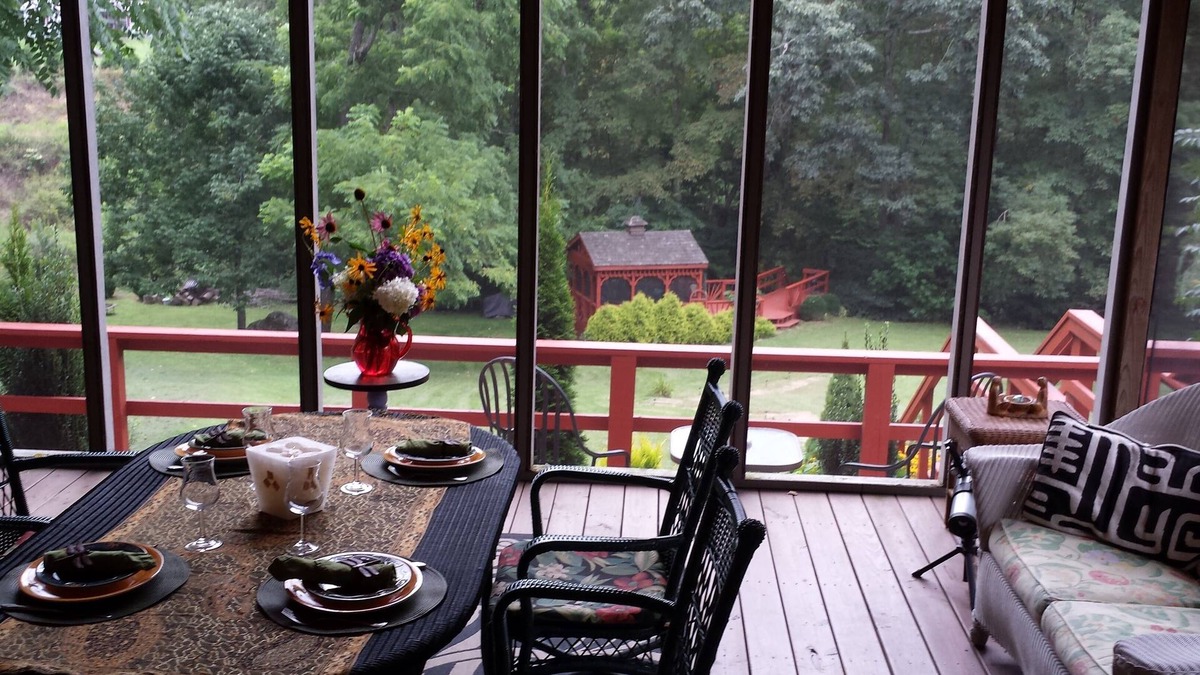 Bakersville Cottage | Luxurious Romantic Blue Ridge Mt retreat w/trout creek/pond/Roan Mt. view