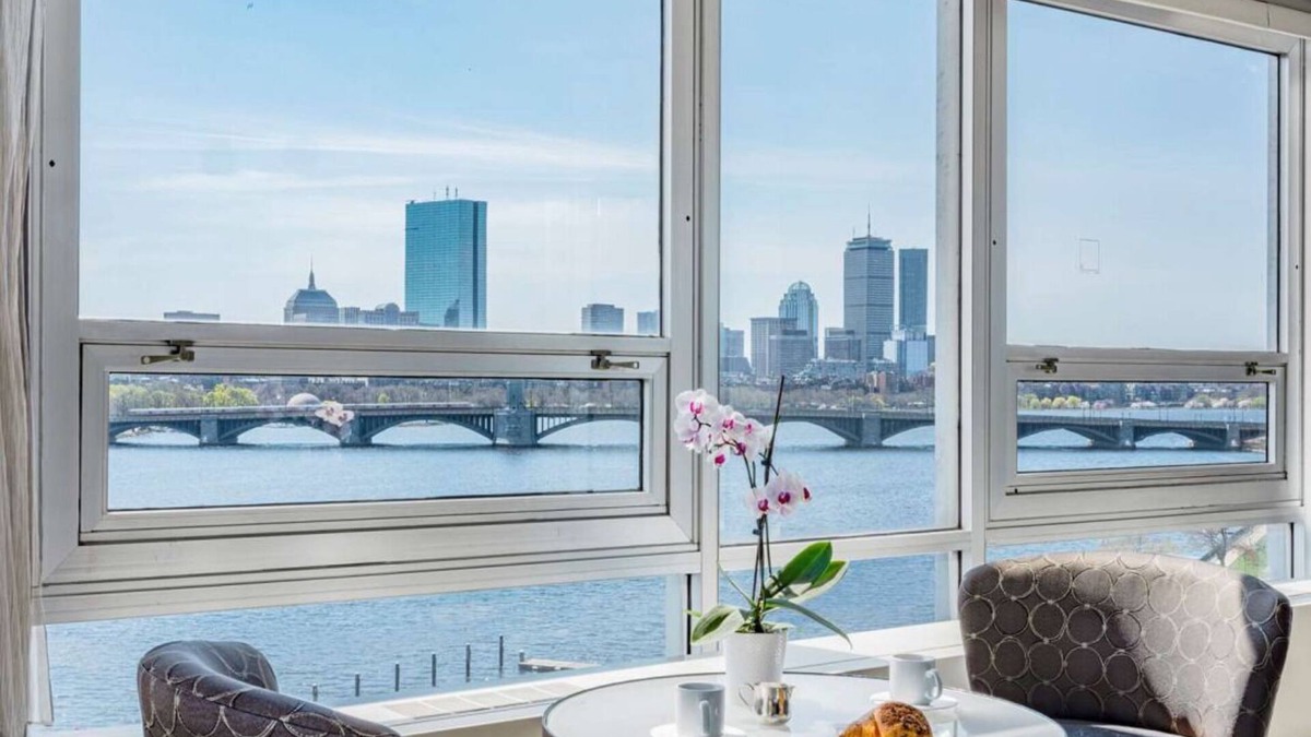 East Cambridge House | Luxurious Room in the Heart of Cambridge: Ideal for College Visits w/Family