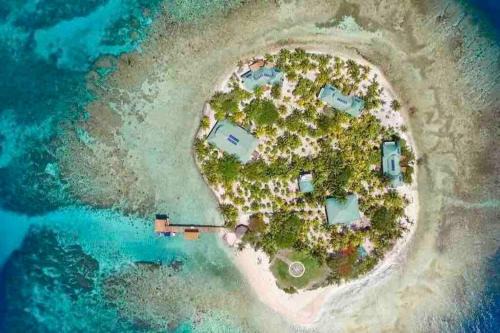 Cayos Cochinos House | Luxurious Round Cay