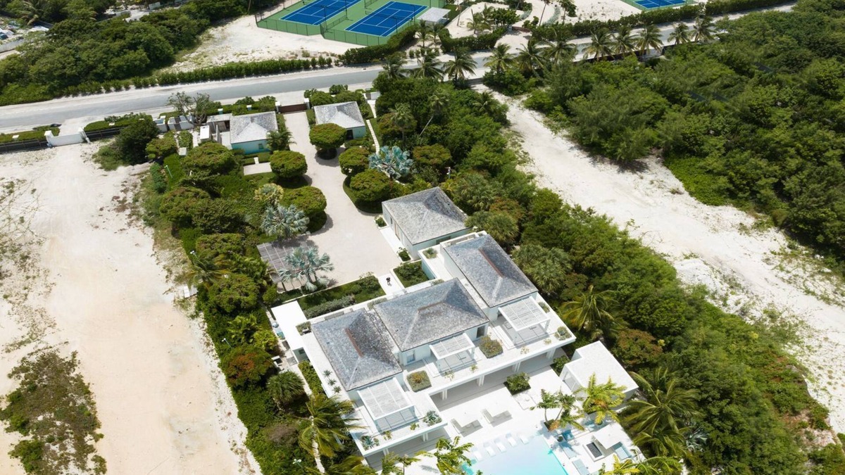 Providenciales Villa | Luxurious Seaside Villa in Turks and Caicos
