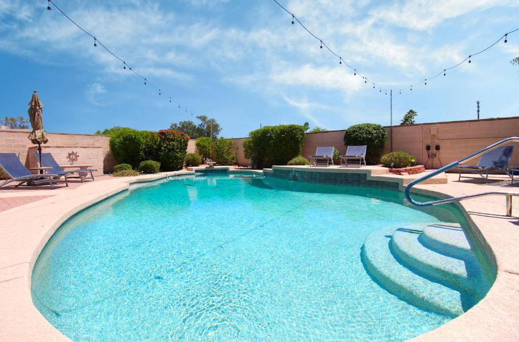 La Paz At Desert Springs House | Luxurious Scottsdale Guesthouse by the Pool