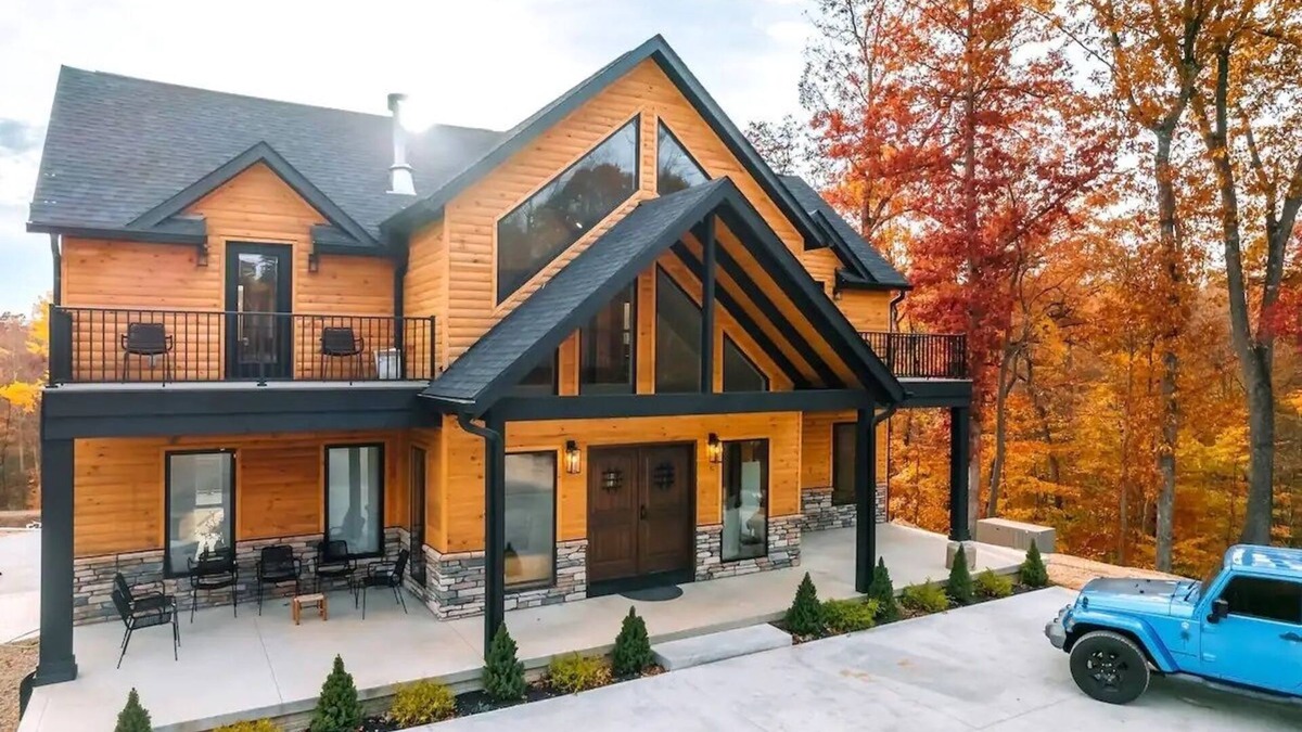 Logan Cabin | Luxurious & secluded lodge with scenic views