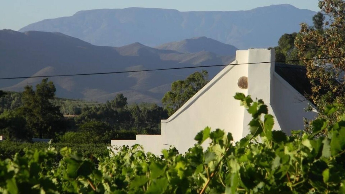 Langeberg Cottage | Luxurious self-catering villa