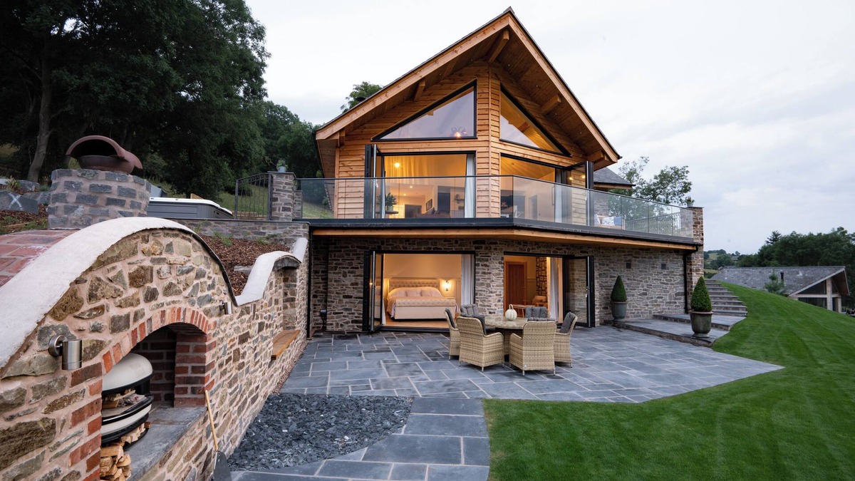 Montgomery House | Luxurious six star countryside retreat sleeping 6. Pet friendly with a hot tub and sauna.