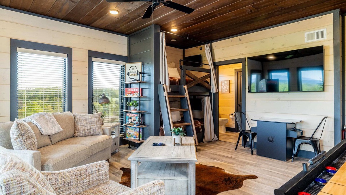 Sevierville House | Luxurious Smoky Mountain Chalet with Pool