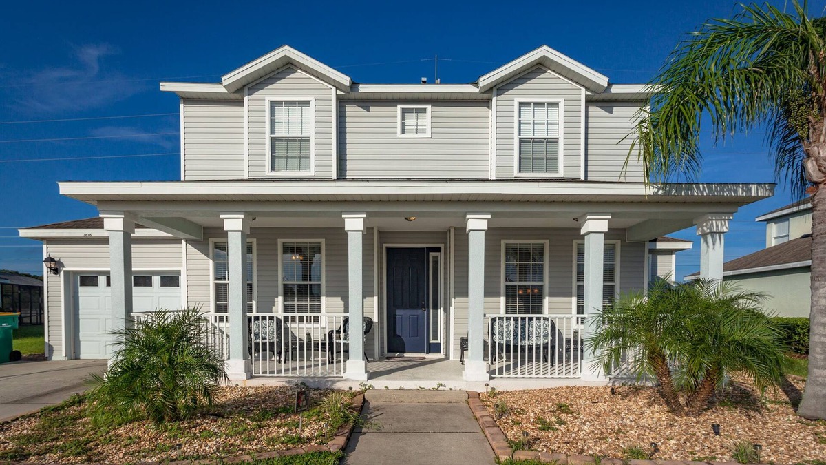 Trafalgar Village House | Luxurious, spacious house located close to Disney.