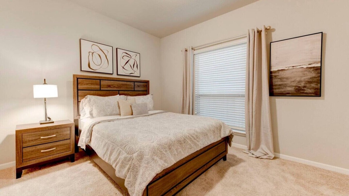 Leon Junction House | Luxurious Spacious Retreat in Temple