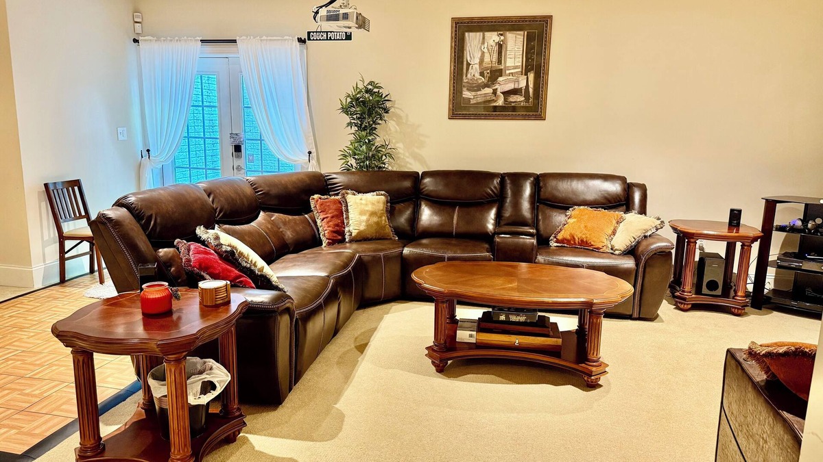 Clifton Apartment | Luxurious spacious suite w. private entrance 2 bedrooms f. bath f. kitchen gym!