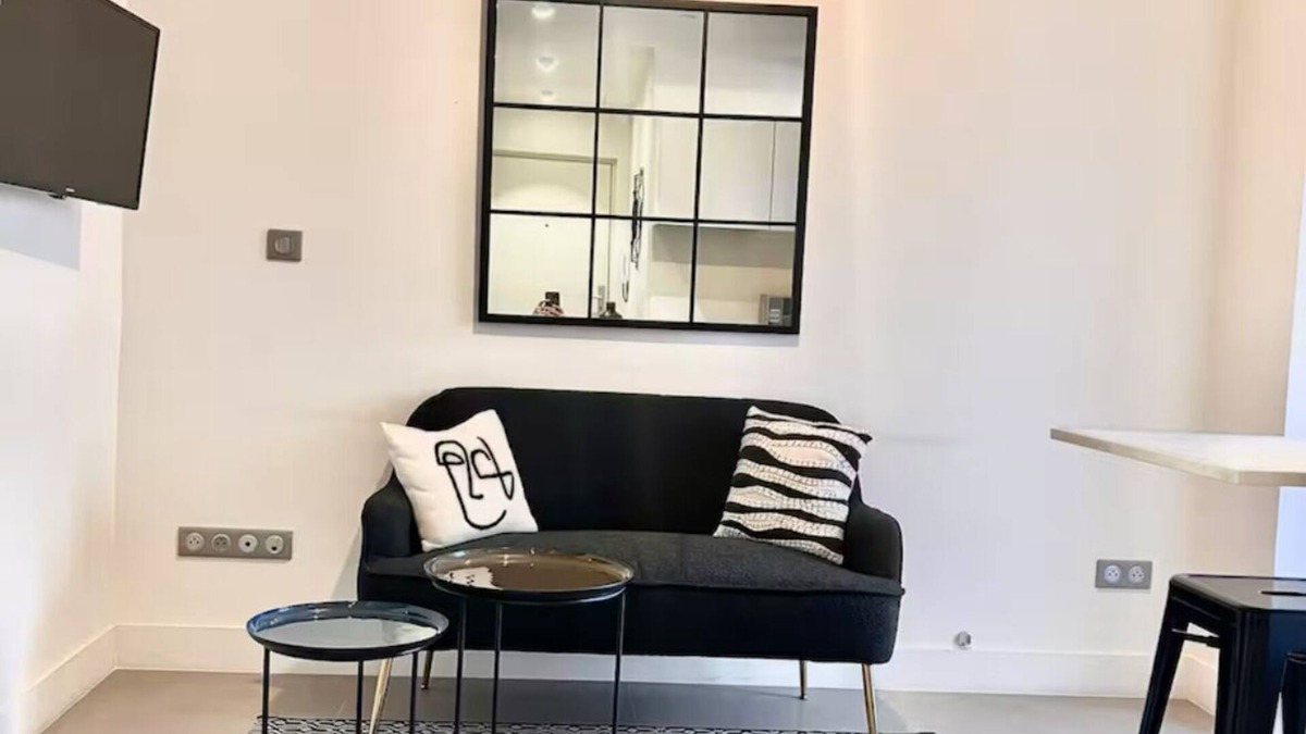 Lepante Quarter Apartment | Luxurious Studio w/separate sleeping area