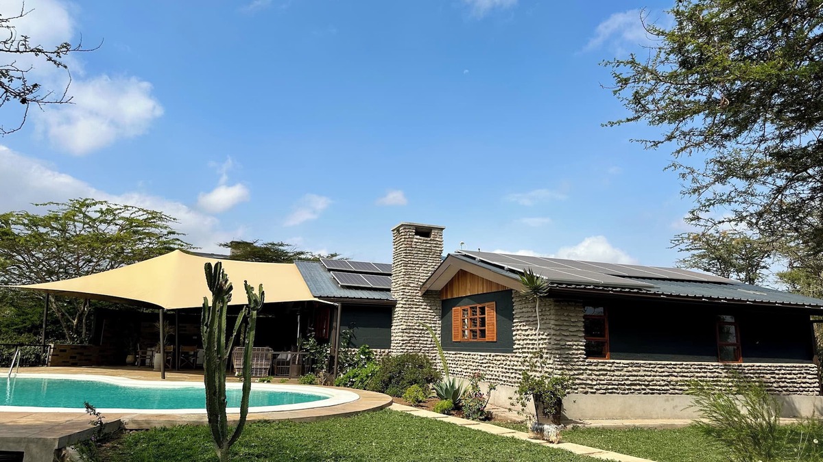 Nairobi Ski Chalet | Luxurious super cosy chalet surrounded by nature with own pool near Nairobi.