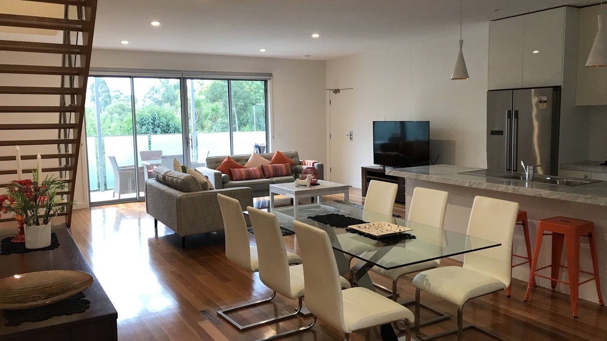 Doncaster House | Luxurious Townhouse 2BR 2.5BATH