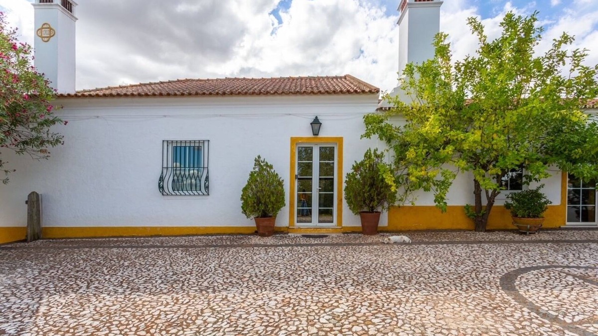 Redondo Villa | Luxurious Traditional Farmhouse on Alentejano Cork Farm