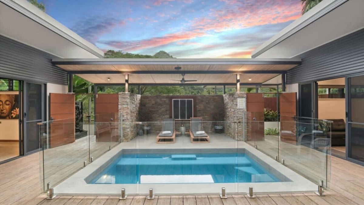 Redlynch Villa | Luxurious Tropical Retreat with Private Pool Near Crystal Cascades
