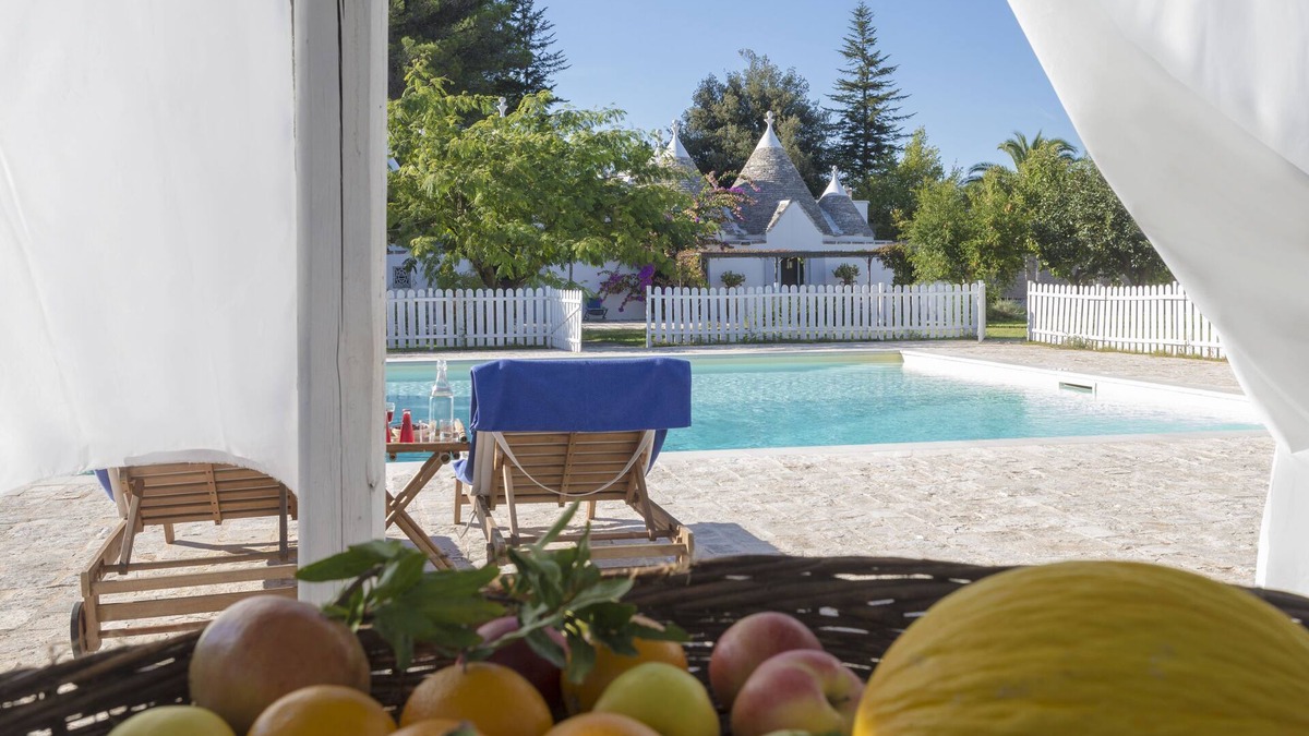 Martina Franca Villa | Luxurious Trullo with Large Pool + Garden. Great Location.