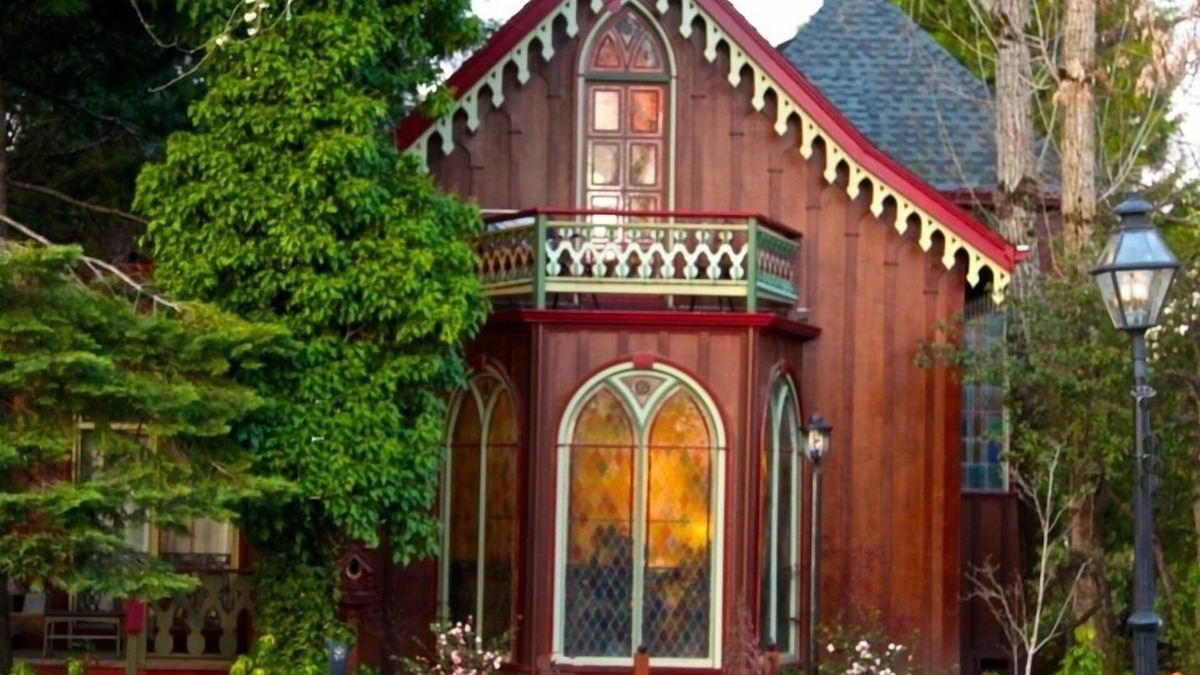 Nevada City Cottage | Luxurious Victorian Cottage in Historic Gold Country Town