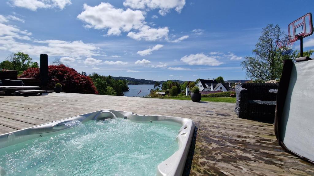 Fana Villa | Luxurious villa at Troldhaugen