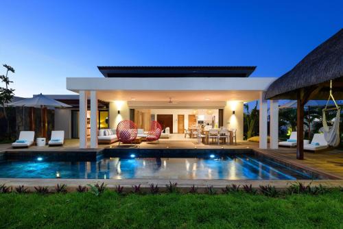 Grand-Baie Villa | Luxurious Villa - Beach 1039m, Golf & Malls 4mn