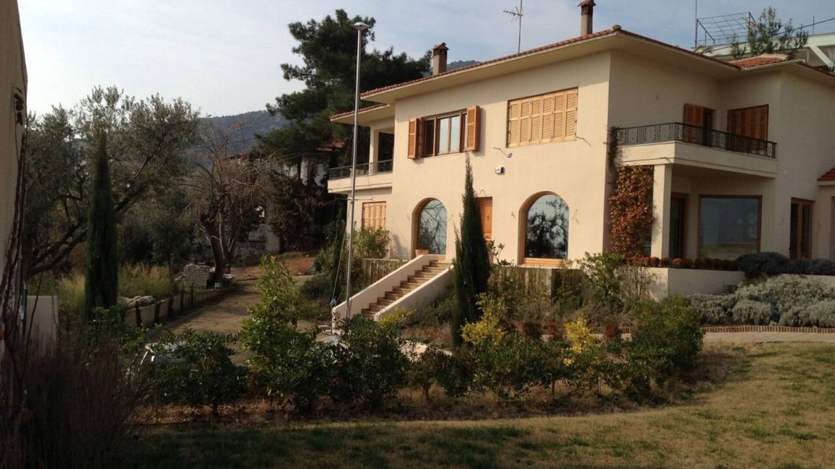 Palaio Tsifliki House | Luxurious Villa, designer's pool, lighted tennis court, olive grove, sea views.