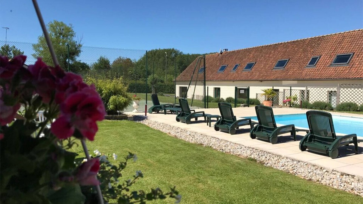 Sempy Villa | luxurious villa in the north of France with swimming pool and tennis court
