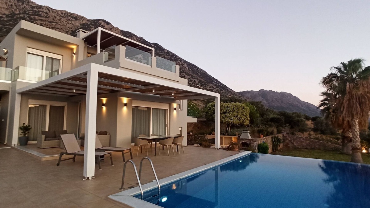 Pefki Villa | Luxurious Villa Tholos Crete