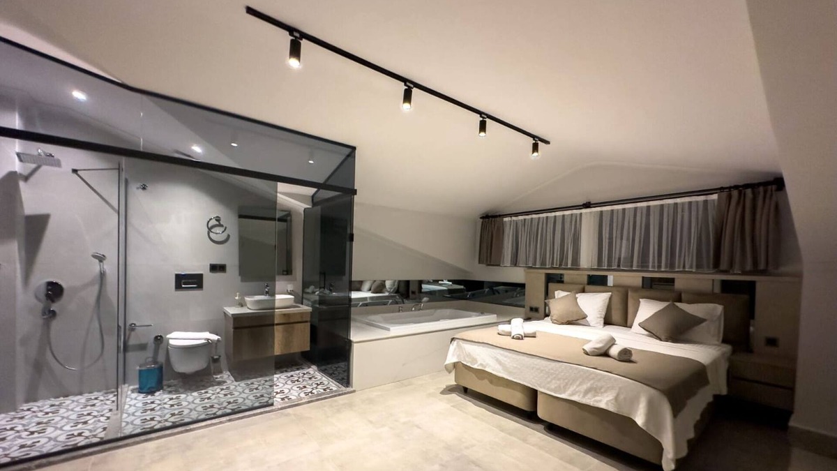 Fethiye City Center Villa | Luxurious Villa w Pool Sauna Patio in Fethiye